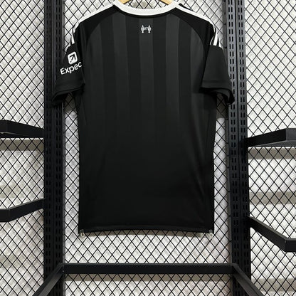 Liverpool 2025-2026 Goalkeeper Fan