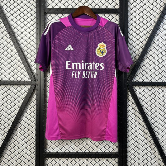 Real Madrid 2025-2026 Goalkeeper Fan